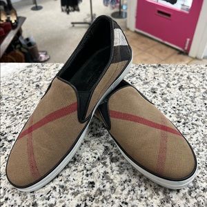 Burberry deck shoes